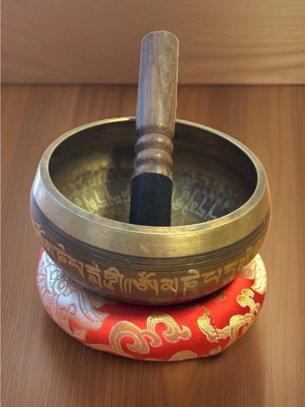 Hand Hammered Om Mani Padme Hung Mantra Carving Tibetan Meditation Singing Bowl